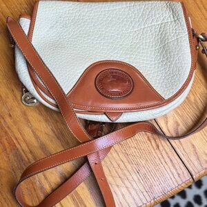 Elegant Cream and Tan Leather Shoulder Bag